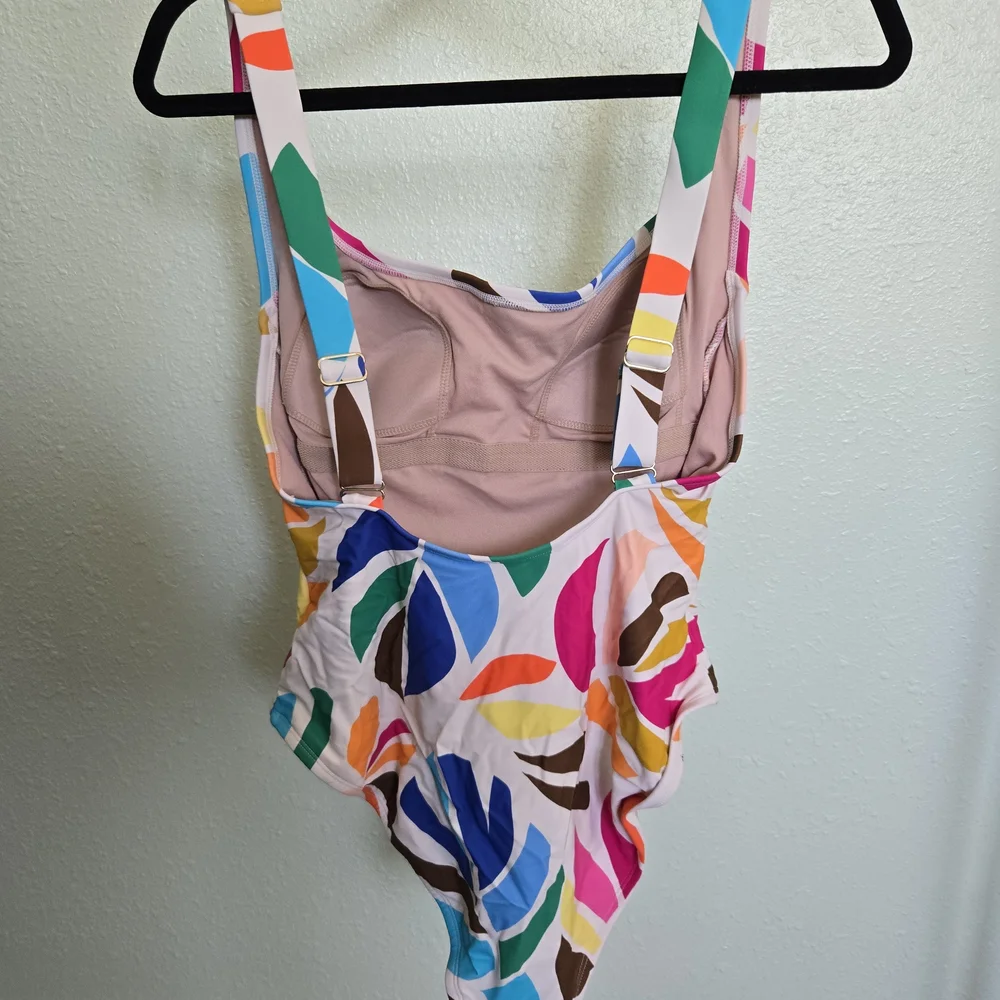 Tropical Leaf Print Women's One Piece Swimsuit - Picture 4 of 6